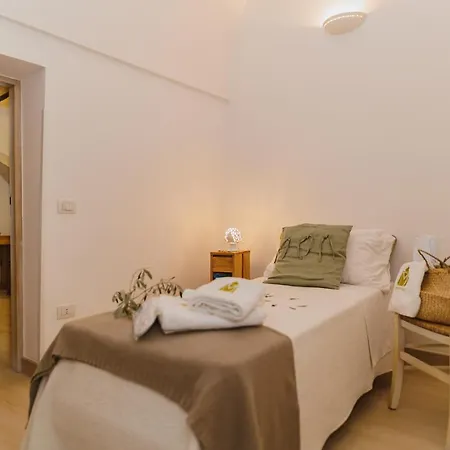 Holiday home Milestones Modern Trullo Jacuzzi & Relax